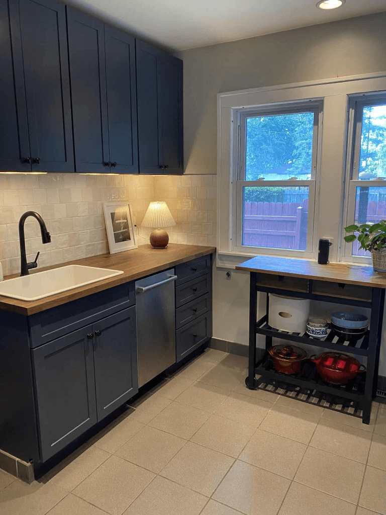 Hale Navy Kitchen Cabinets